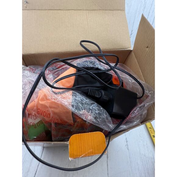 Disney Minnie Mouse Halloween Airblown Inflatable Orange Black Gemmy 3.5" WORKS - Picture 3 of 13